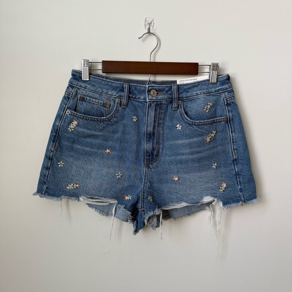 NEW‎ American Eagle Mom Short Embroidered Flowers Size 8